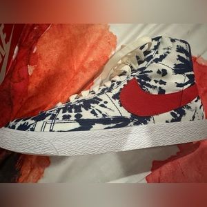 Nine Blazer Mid red white blue